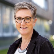 Cornelia Mamat, Finanzbuchhaltung